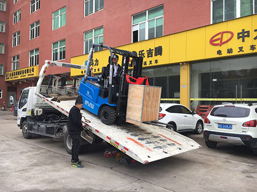 廈門電動叉車公司，銷售比亞迪電動叉車2.5噸一臺